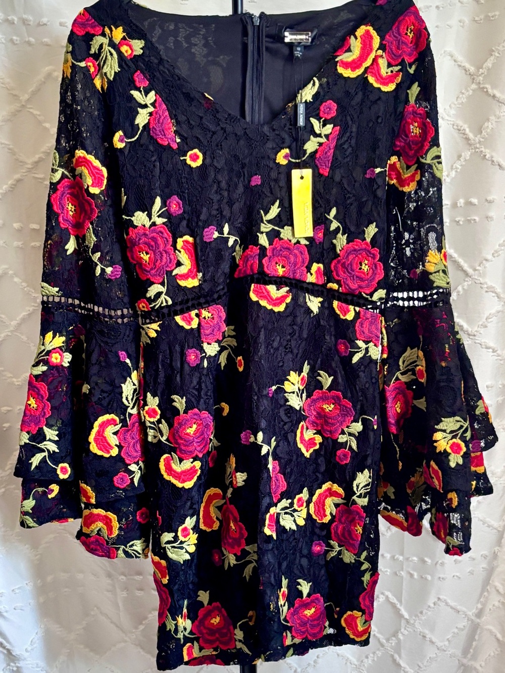NWT Alexia Admor Black Lace Embroidered Floral Bell Sleeve Dress Size 10